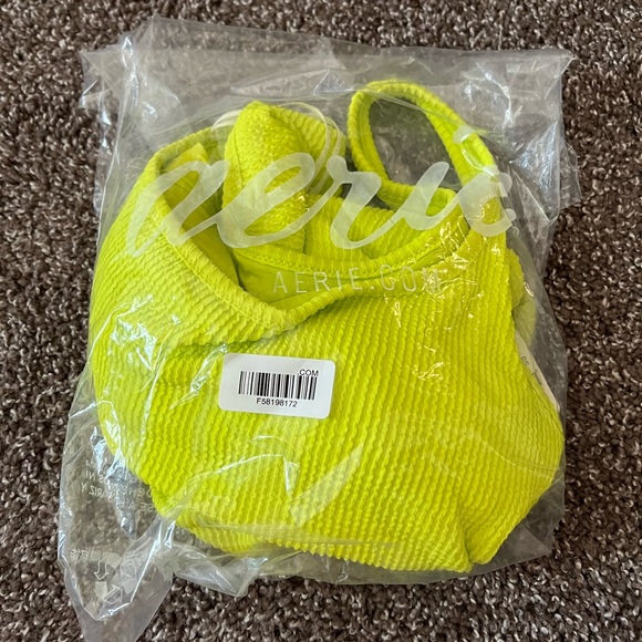 NEW AERIE Asymmetrical Crinkle One Piece Cut Out Monokini Swimsuit Bikini Lime - Picture 2 of 5